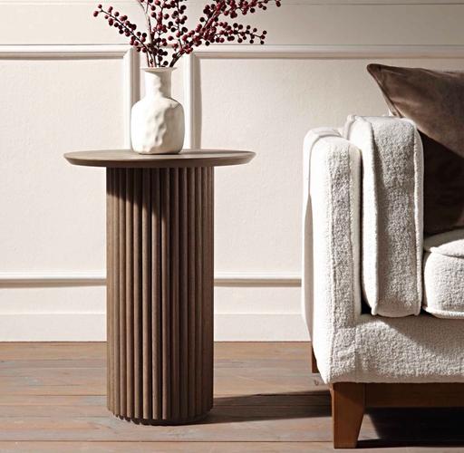 Buy & Sell Kingston Upon Thames Town Centre Kingston upon Thames - Photos for Daals Maru Oak Round Side Table, Silver Oak