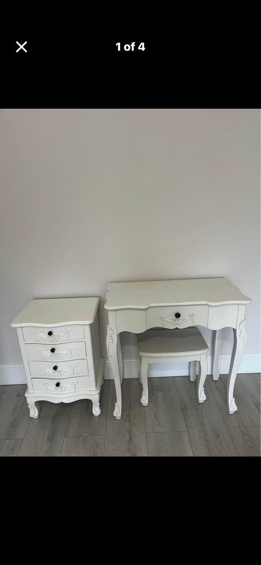 Buy & Sell Marlbrook Bromsgrove - Photos for Dunelm bedside table, dressing table & stool