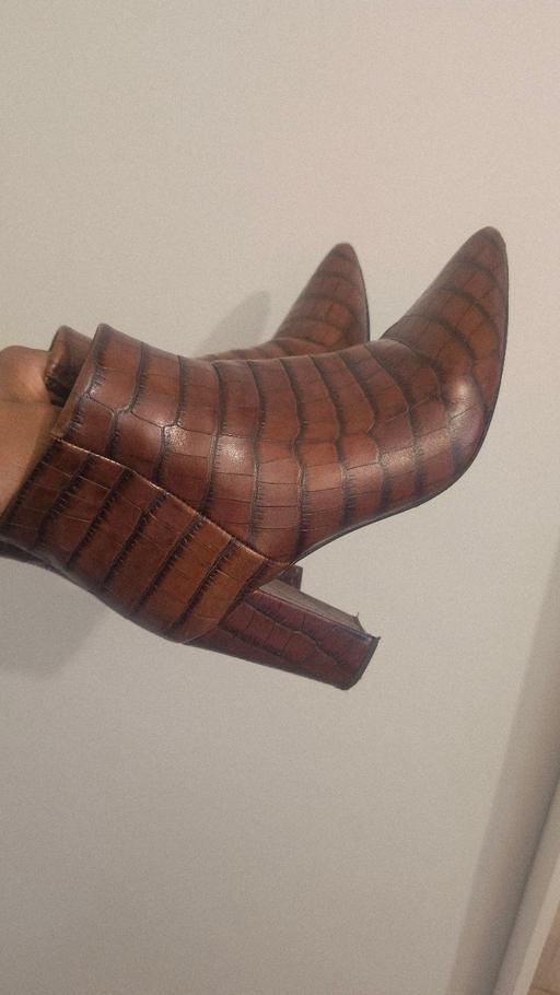 Buy & Sell Thornton Heath Croydon - Photos for brown croc ankle boots