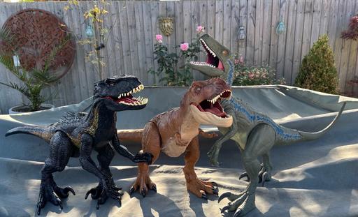 Buy & Sell Broad Marston Wychavon - Photos for Jurassic World Super Colossal Dinosaurs