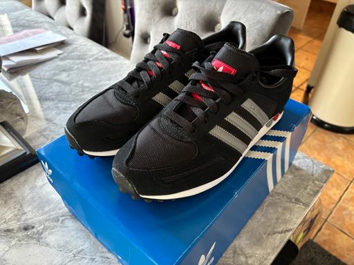 Buy & Sell Sandhills Walsall - Photos for Size 8.5 adidas LA like new