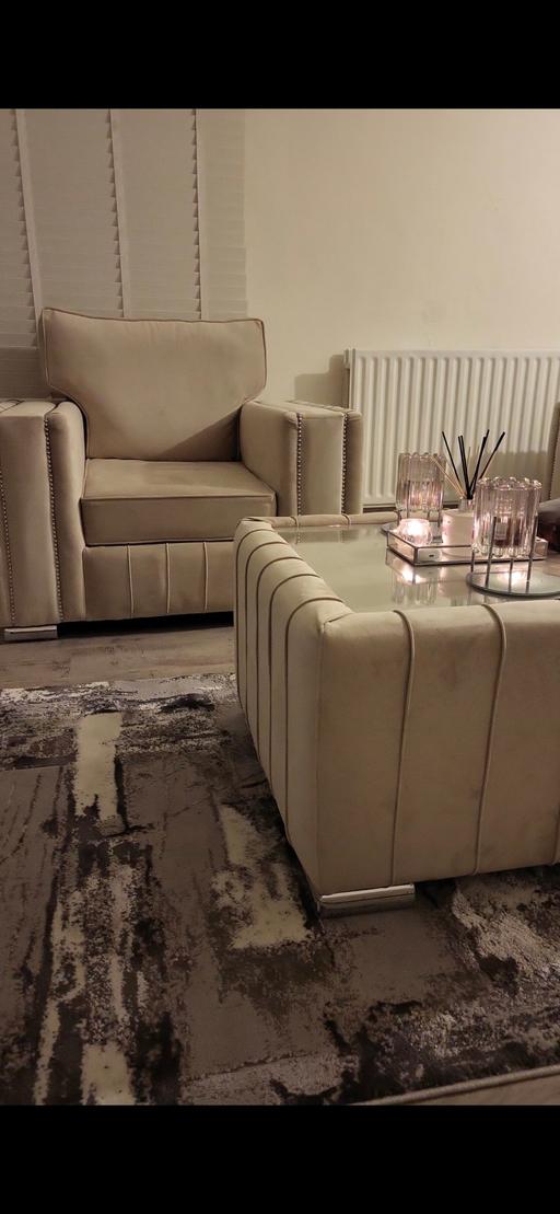 Buy & Sell Nunhead South East London - Photos for VELVET CREAM SOFA'S