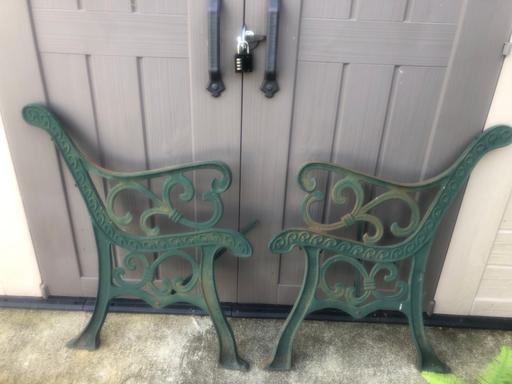 Buy & Sell Mitcham Junction Sutton - Photos for Vintage Cast Iron Garden Bench end Set