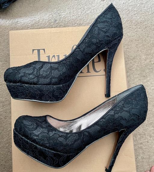 Buy & Sell Farnham Royal Buckinghamshire - Photos for High heels