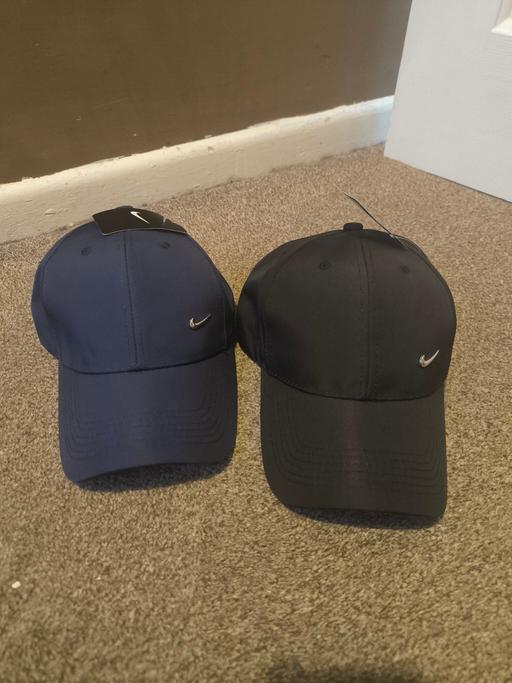 Buy & Sell Tipton Sandwell - Photos for 2 brand new Nike swoosh caps with tags