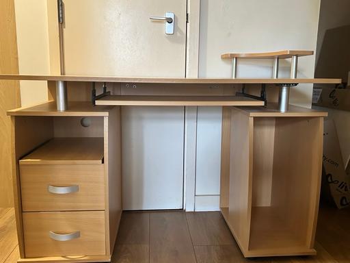 Buy & Sell Canary Wharf East London - Photos for Large desk
