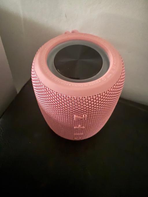 Buy & Sell Cambridge Heath East London - Photos for Brand new pink wireless speaker w loud bass