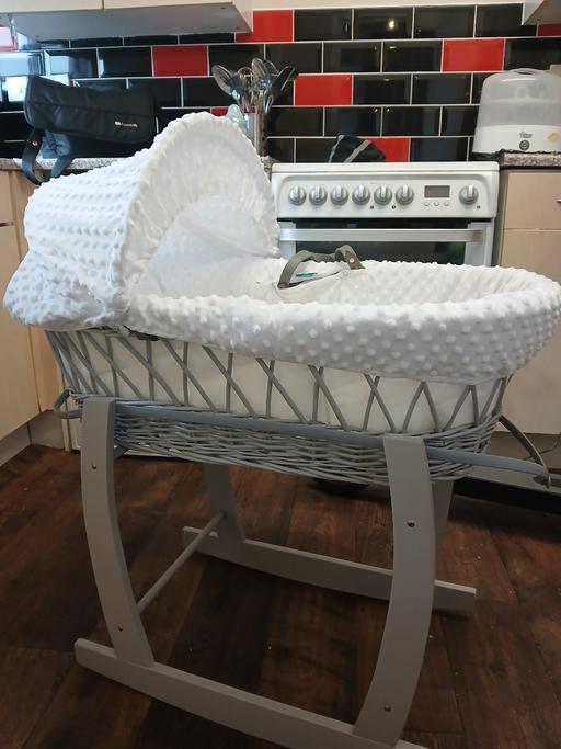 Buy & Sell Princes End Sandwell - Photos for IMMACULATE MOSES BASKETS WITH STANDS
