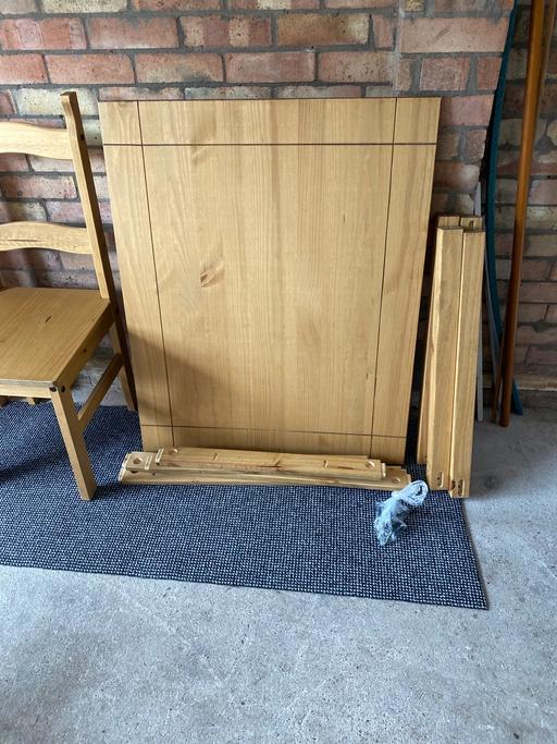 Buy & Sell Meretown Stafford - Photos for Table & Chairs