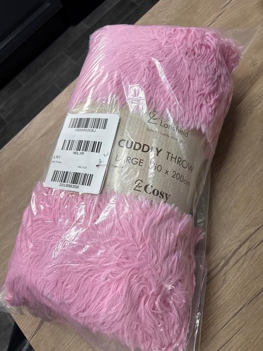 Buy & Sell Duckmanton Chesterfield - Photos for Catherine lansfield cuddly throw