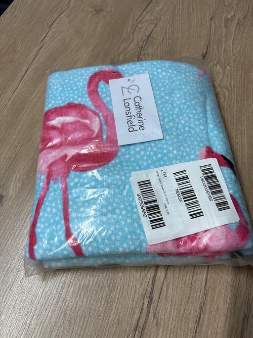 Buy & Sell Duckmanton Chesterfield - Photos for Catherine lansfield beach towel