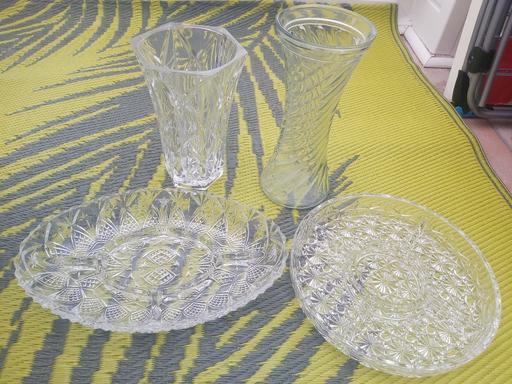 Buy & Sell Woodgate Birmingham - Photos for 2 glass dishes and 2 glass vases