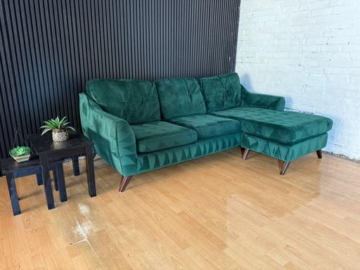 Buy & Sell Irlams O`Th`Height Salford - Photos for HIGH STREET Penny Green Velvet Corner Sofa