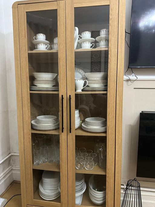 Buy & Sell Thornton Heath Croydon - Photos for 2 door wooden display unit