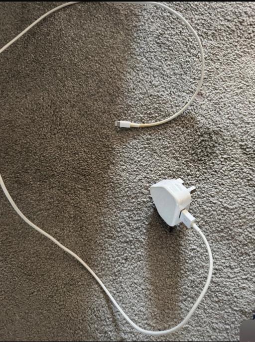 Buy & Sell Astley Wigan - Photos for Apple charger