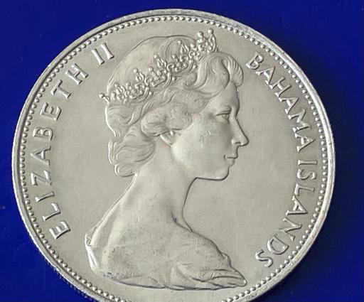 Buy & Sell Yeovil Somerset - Photos for Queen Elizabeth 2nd 5dollar silver coin 1oz