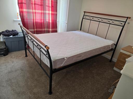 Buy & Sell Loughton Epping Forest - Photos for (can deliver) Double bed and mattress
