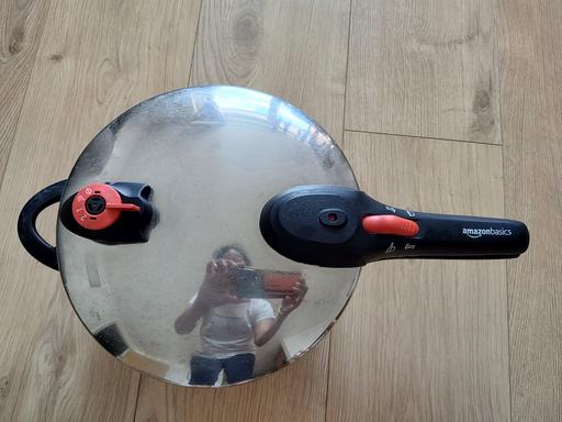 Buy & Sell Brentford Hounslow - Photos for 5 LTRs stainless steel cooker heavy bottom