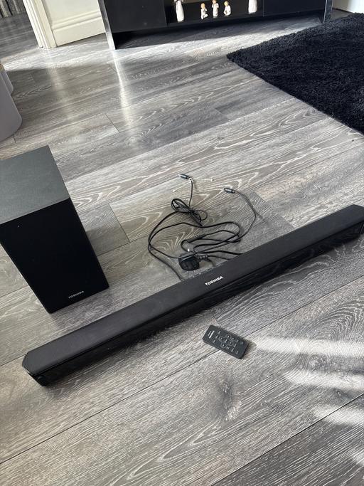 Buy & Sell Woodsetton Dudley - Photos for TOSHIBA SOUND BAR AND SPEAKER