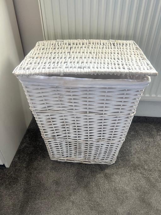 Buy & Sell Redhill Reigate and Banstead - Photos for Wicker wash basket