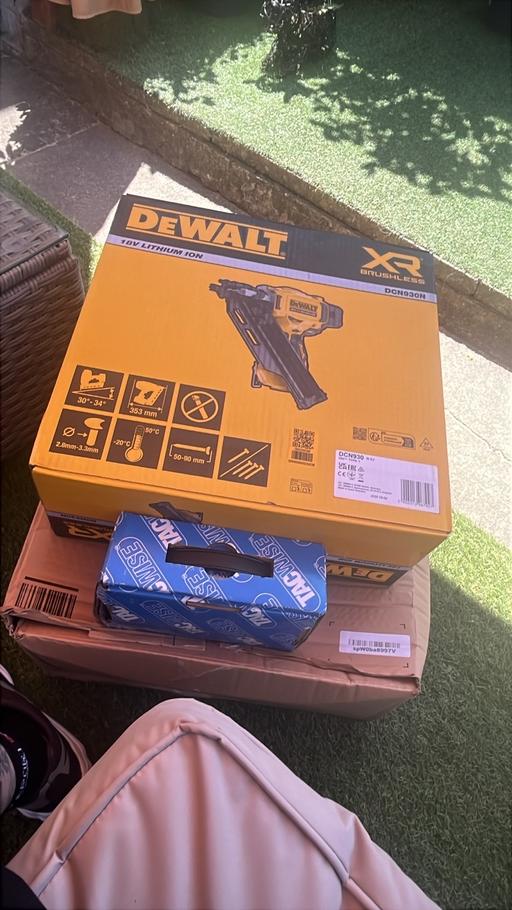 Buy & Sell Tinsley Sheffield - Photos for Dewalt - nailer