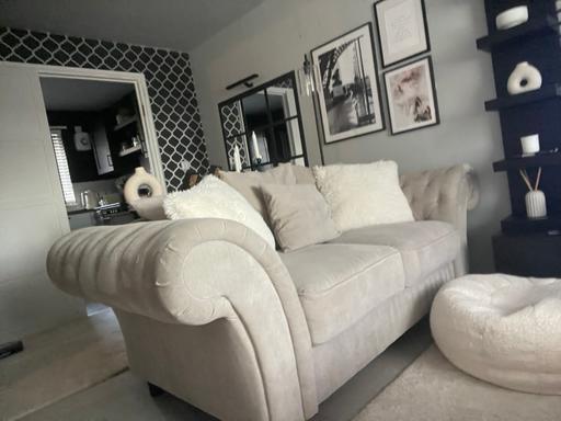Buy & Sell Thorneywood Nottingham - Photos for Beige Chester 4 seater and 2 seater sofa.