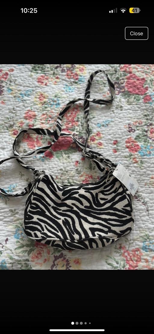 Buy & Sell Ilford Redbridge - Photos for Handbag/ Shoulder bag (stripy black and white