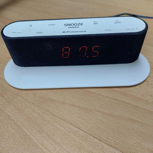 Buy & Sell Wolverhampton West Midlands - Photos for Polaroid Radio Digital Alarm CR01 Alarm Clock