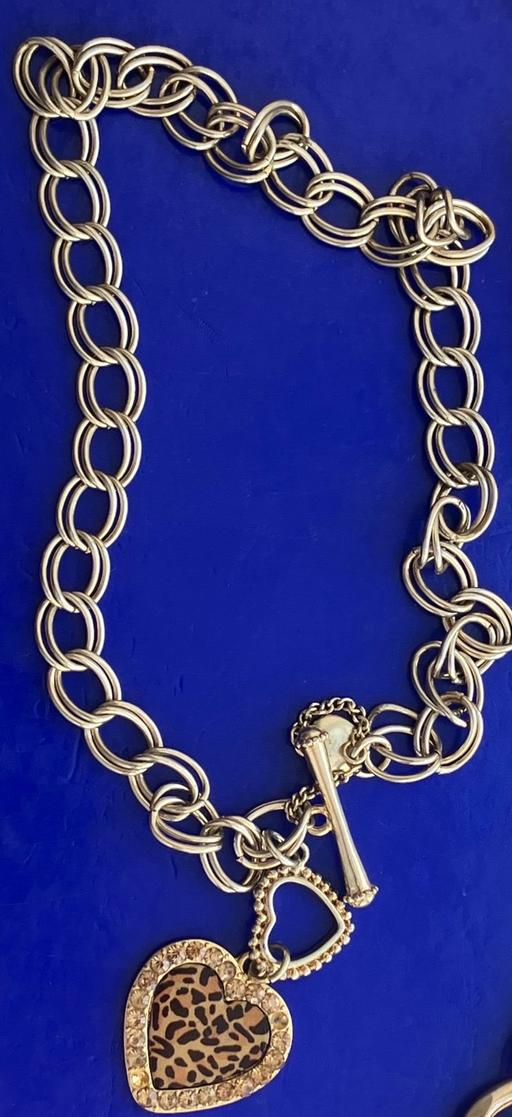 Buy & Sell Yeovil Somerset - Photos for Rolled gold leopard skin heart necklace