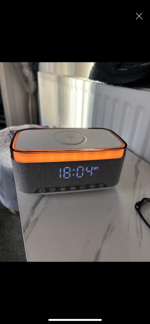 Buy & Sell Whiston Knowsley - Photos for Alarm clock charges smart phone