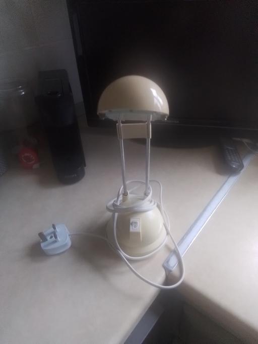 Buy & Sell Streetly Walsall - Photos for CREAM DESK LAMP