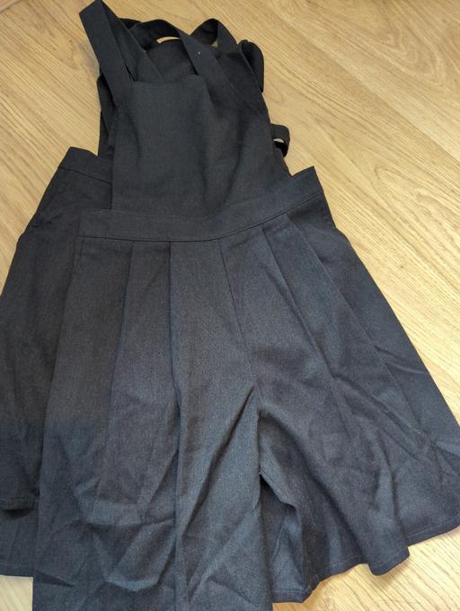 Buy & Sell Sheldon Birmingham - Photos for GIRLS 3 X GREY PINAFORE PLEATED SHORTS 8-9