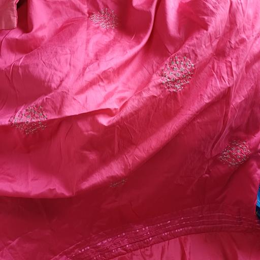 Buy & Sell Hill Top Sandwell - Photos for DOUBLE BED QUILTED THROW SILKY PINK AND SILVE
