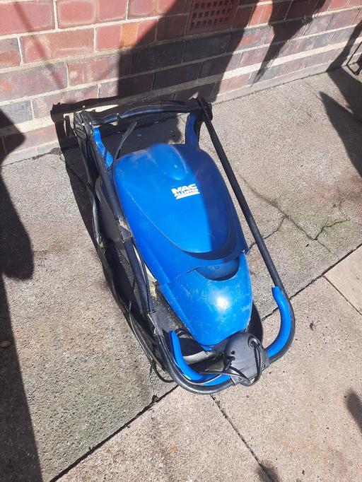 Buy & Sell Lye Dudley - Photos for Lawn mover