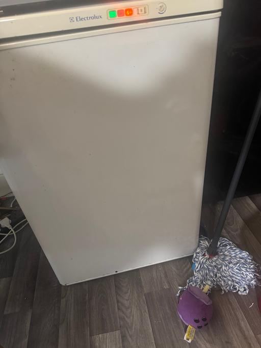 Buy & Sell Navestockside Brentwood - Photos for Under counter fridge and feeezer