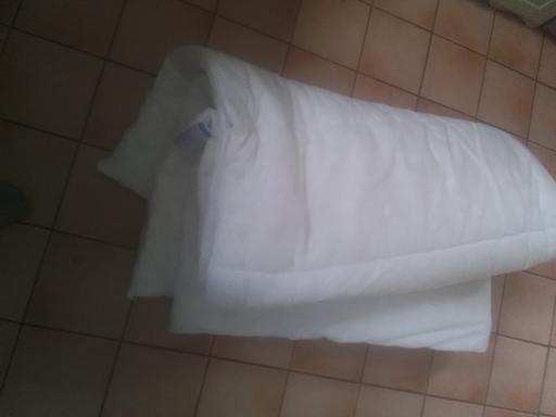 Buy & Sell Streetly Walsall - Photos for BRAND NEW NO PACKAGING QUILT
