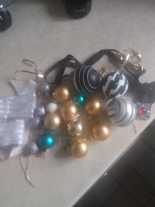 Buy & Sell Streetly Walsall - Photos for COLLECTION OF BAUBLES & RIBBONS
