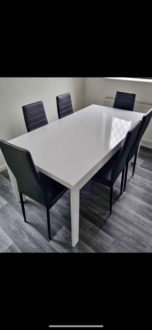 Buy & Sell Bentley Walsall - Photos for Table and chairs