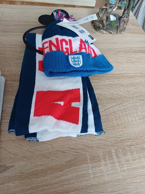 Buy & Sell Wickersley Rotherham - Photos for England hat and scarf set