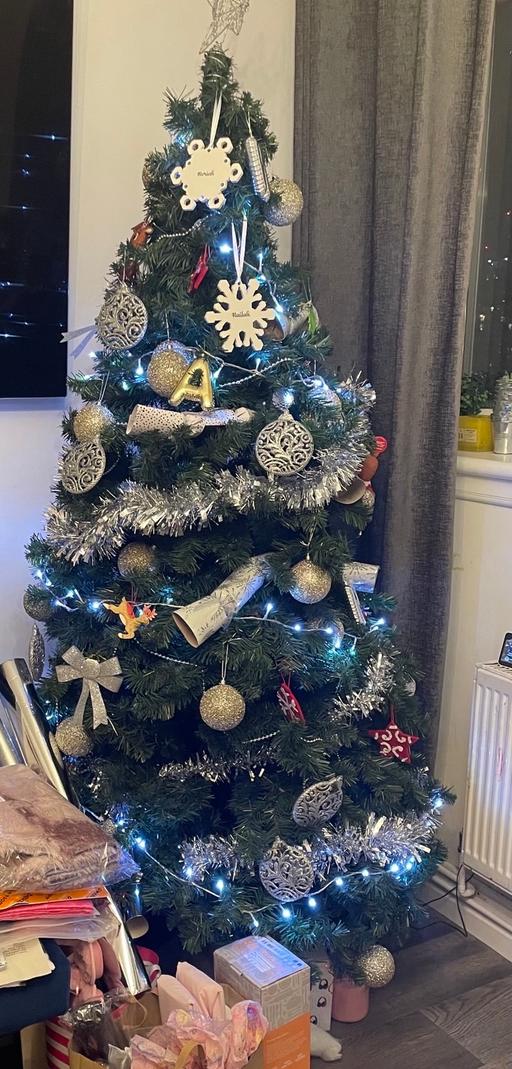 Buy & Sell Pudding Mill Lane East London - Photos for 6ft Christmas Tree ONLY!