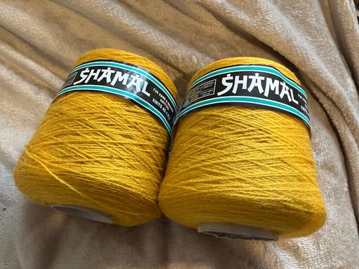 Classes Beddington Sutton - Photos for 2 Shamal autumn gold knitting wool yarn £12