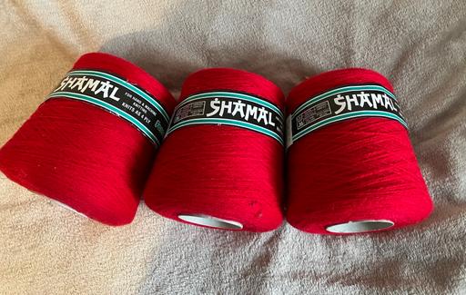 Classes Beddington Sutton - Photos for 3 x Shamal knitting wool Hollyberry £17