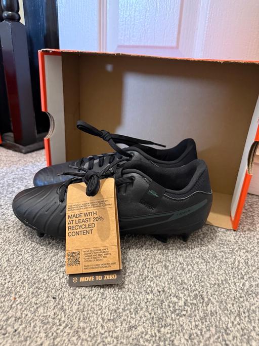 Buy & Sell Dresden Stoke-on-Trent - Photos for Nike football boots - legend 10 academy