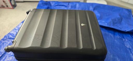 Buy & Sell London Luton Airport Luton - Photos for luggage set