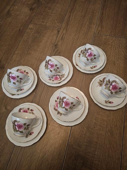 Buy & Sell Pensnett Dudley - Photos for VINTAGE DUCHESS BONE CHINA 18pc TEASET