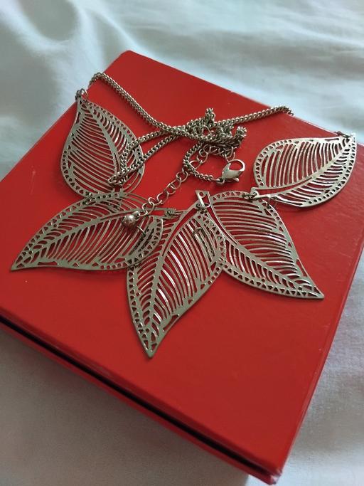 Buy & Sell Milton Regis Swale - Photos for leaf necklace
