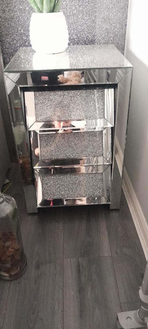 Buy & Sell Bells Mill Dudley - Photos for crushed diamond bed side drawers x2