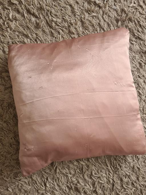 Buy & Sell Hall Green Birmingham - Photos for pink satin scatter cushion