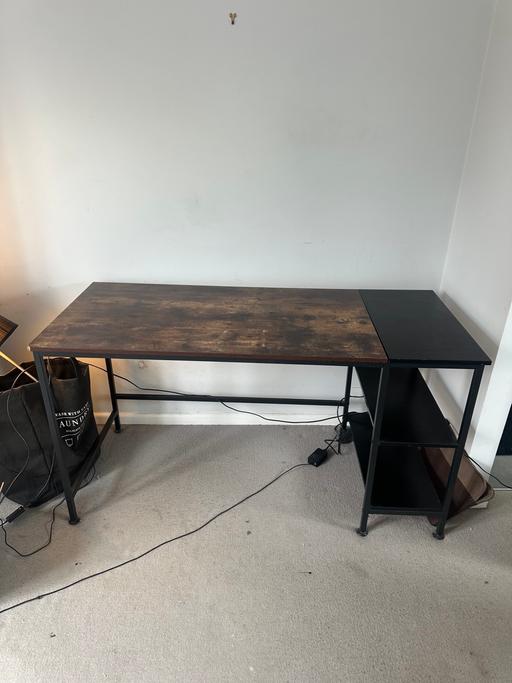 Buy & Sell Balham South West London - Photos for Desk & Desk Chair