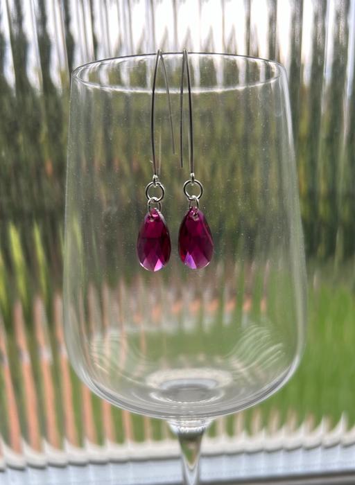 Buy & Sell Hemel Hempstead Dacorum - Photos for Magenta (dark pink) crystal earrings